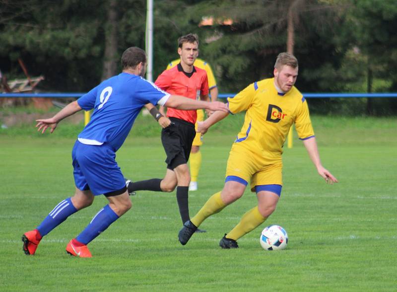 Dolní Lutyně (ve žlutém) - Jablunkov 0:3.