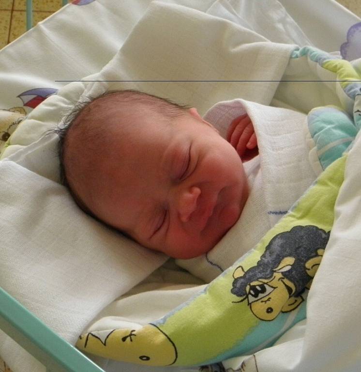 Emička Radová je první miminko paní Lenky Radové z Českého Těšína. Přišla na svět 8. listopadu a po porodu vážila 2590 g a měřila 49 cm.