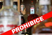 V zemi byl kvůli jedovatému alkoholu vyhlášen celoplošný zákaz prodeje tvrdého alkoholu. 