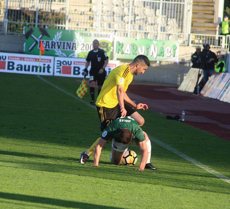 Jablonec (v zeleném) - Karviná 2:1.