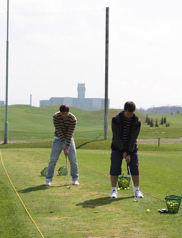 Golfové hřiště na zrekultivovaném území v Karviné-Lipinách. 