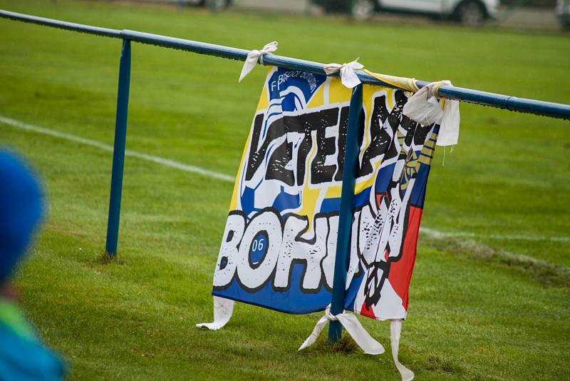 Divizní derby Bohumín - Havířov (v růžovém).