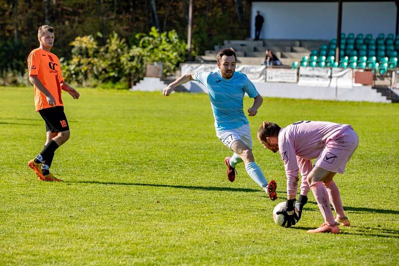 Zápas 12. kola okresního přeboru Karvinska Horní Suchá B - Gascontrol Havířov 2:3.