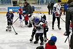 Velký zájem rodičů, dětské veselí a pravá sportovní atmosféra. To vše patřilo k náborové akci v rámci Týdne hokeje, Pojď hrát hokej.
