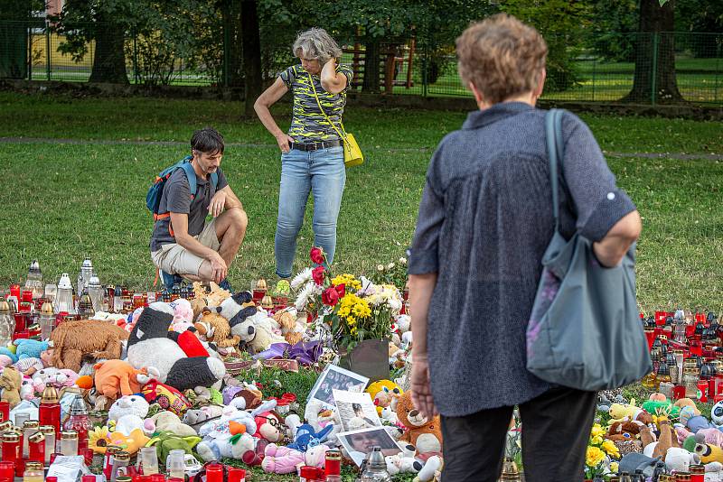 Bohumín, místo tragického požáru, který si vyžádal 11 životů, týden po nešťastné události, 15. srpna 2020.