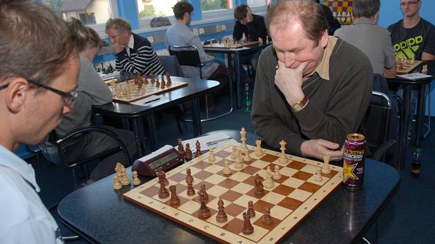 Šachy: Favorité zvládli před vzájemným derby své zápasy - Karvinský a  havířovský deník