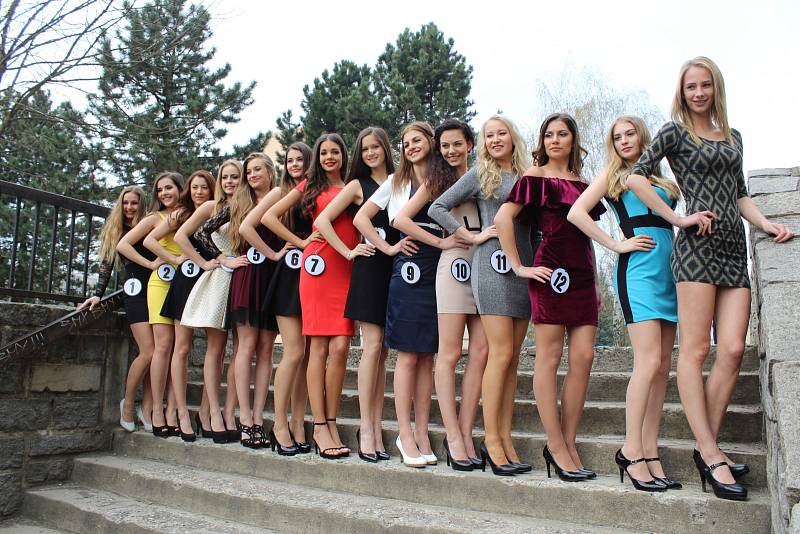 Představení finalistek Miss Reneta 2017 v Havířově.