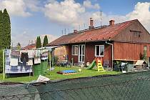 Kolonie finských domků, nejen v Doubravě, má jít k zemi. Jejich majitel, společnost Heimstaden, chce začít s revitalizací, domky strhnout a na jejich místě postavit nové dřevostavby.