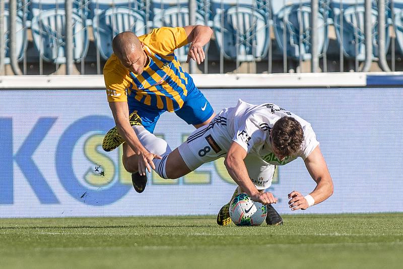 Ligové derby nepoznalo vítěze. Opava remizovala s Karvinou (v bílém) bez branek.