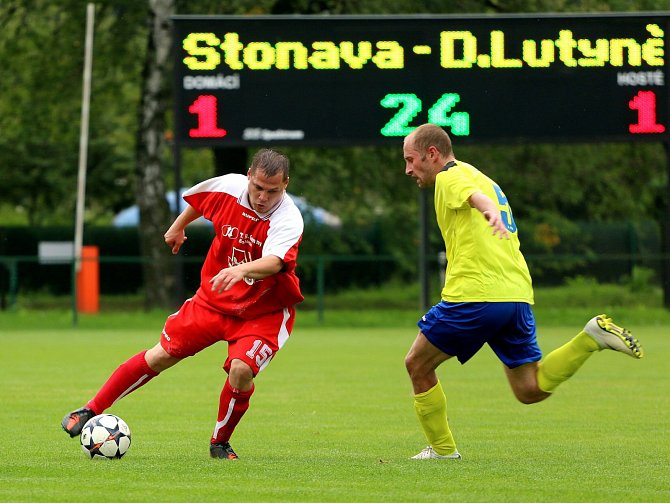 Od remízového zápasu ve Stonavě to jde s fotbalisty Dolní Lutyně víceméně z kopce.