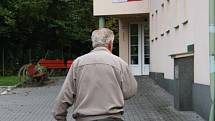 Jedna z volebních místností ve Stonavě je v domě s pečovatelskou službou.