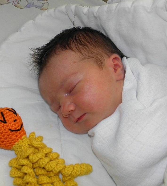 Veronika Brodová se narodila 8. června paní Petře Brodové z Karviné. Po porodu miminko vážilo 3880 g a měřilo 48 cm.