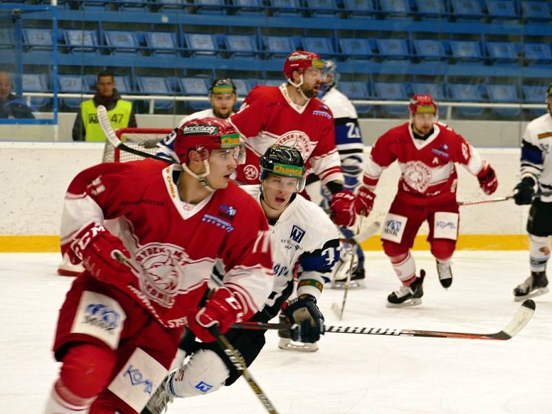 AZ Havířov (v bílém) - HC Frýdek-Místek.