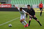 Karvinští fotbalisté (v bílém) remizovali v přípravném duelu s Baníkem Ostrava 2:2.