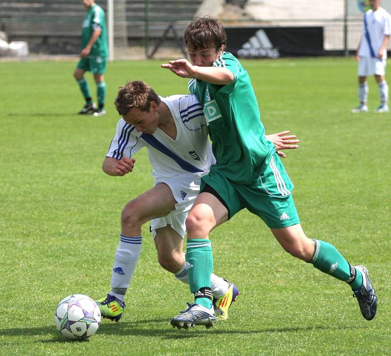 Karvinští dorostenci (v zeleném) nezvládli klíčový zápas s Frýdkem-Místkem.