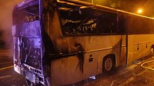 Požár autobusu v Dětmarovicích.