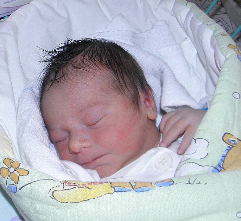 Timotej Supik se narodil 6. prosince mamince Kateřině Supikové z Albrechtic. Po narození dítě vážilo 3520 g a měřilo 52 cm.