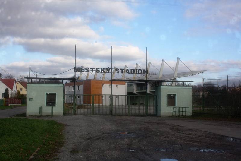 Celková rekonstrukce fotbalového stadionu v Karviné-Ráji. 