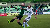 Z utkání Karviná (v bílém) - Jablonec 2:1