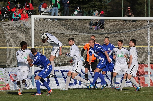 Derby Karviné (v bílém) s Frýdkem-Místkem gól nepřineslo.