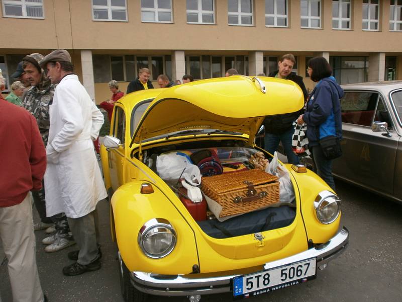 Sraz autoveteránů v Orlové. 