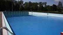Letní koupaliště v Havířově. 50metrový plavecký bazén. 