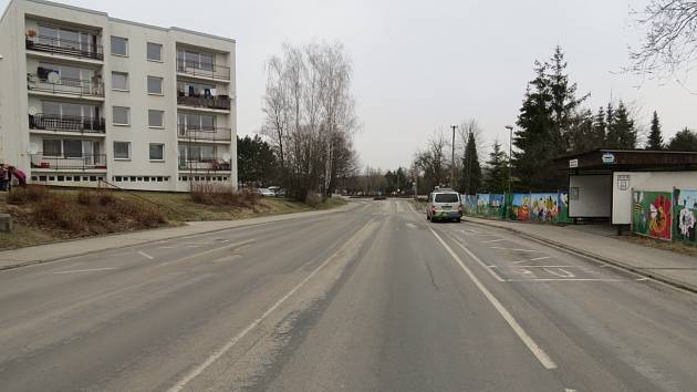 Místo nehody cyklisty a chodkyně v Albrechticích.