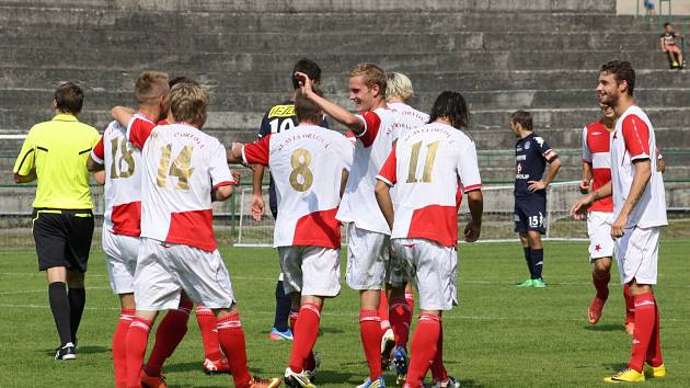 Orlovští fotbalisté zvládli duel o šest bodů.