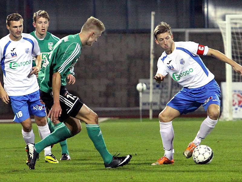 Karvinští fotbalisté (v zeleném) prohráli v Ústí nad Labem.