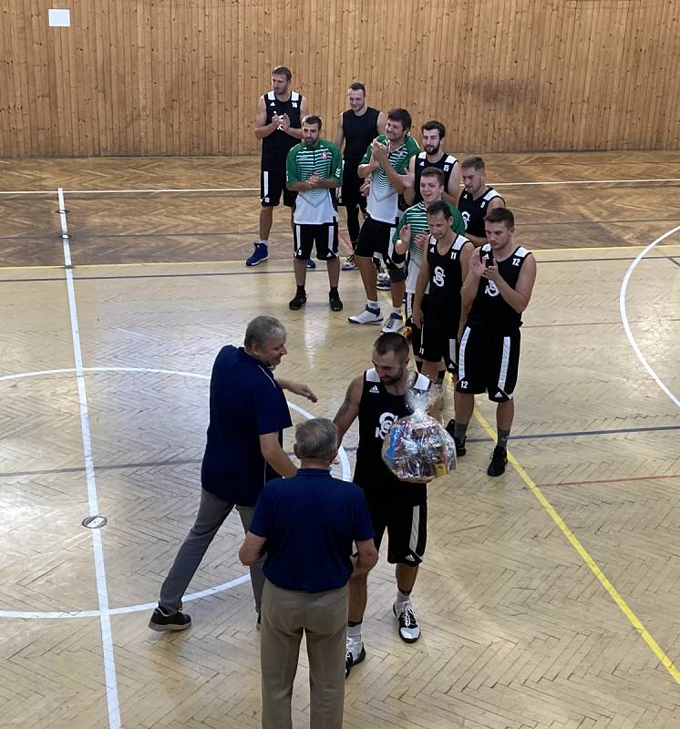 Karvinští basketbalisté vyhráli domácí Emil Cup.