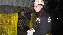 První fárání hornických učňů do podzemí Dolu ČSM. 