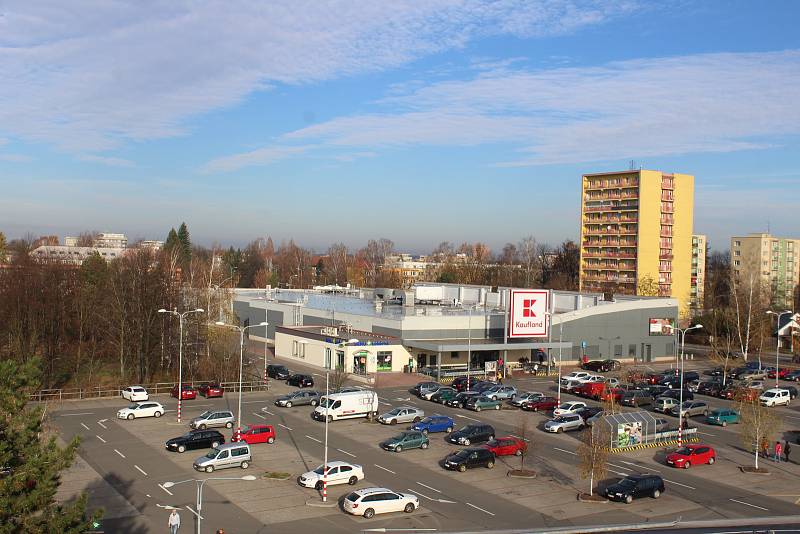 Výhled ze střechy zimního stadionu v Havířově.