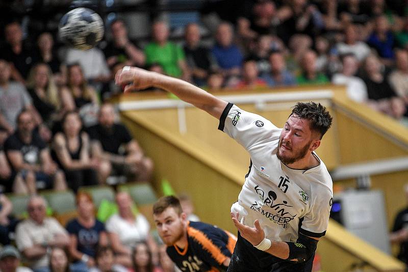 Finále play off házenkářské extraligy mužů - 3. zápas: Karviná - Talent tým Plzeňského kraje, 21. května 2022 v Karviné. Vojtěch Patzel z Karviné.