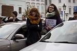 Demonstrace v centru Prahy proti zamítavému rozhodnutí ministerstva kultury o návrhu na prohlášení havířovského nádraží památkou. 