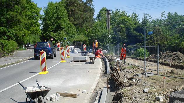 Část Petřvaldské ulice v Havířově-Šumbarku bude skoro měsíc neprůjezdná.