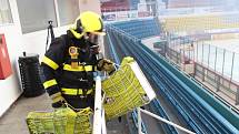 Požární cvičení na zimním stadionu v Havířově.