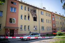 Dům v havířovské čtvrti Šumbark, kde v pondělí (18. května) odpoledne došlo k požáru, 19. května 2020. Zemřely při něm dvě malé děti.