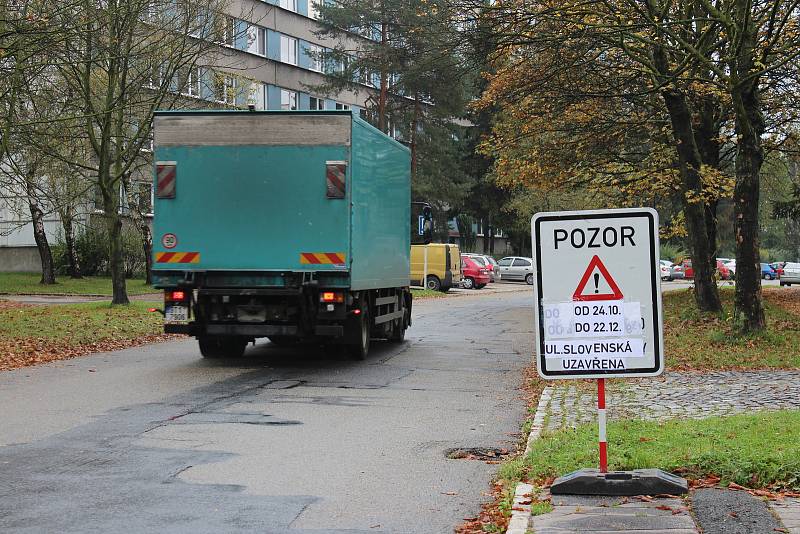 Slovenská ulice, která je páteří části karvinského sídliště Hranice, bude asi měsíc uzavřena.