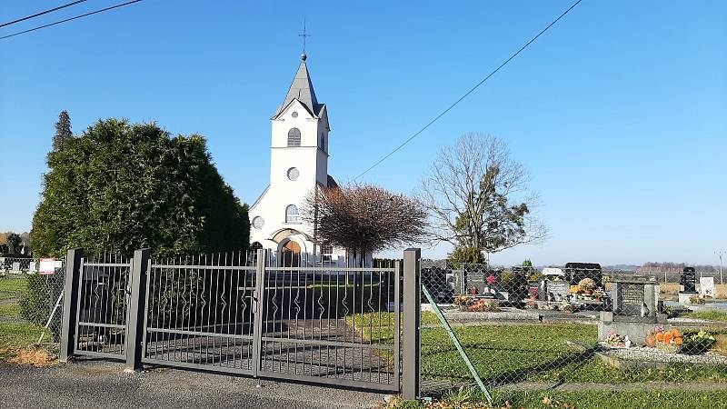 Ropice. Evanegelický hřbitov.