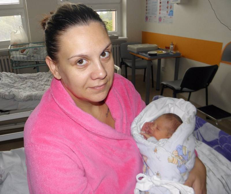 Anička se narodila 25. září paní Lucii Molnárové z Orlové. Když přišla holčička na svět, vážila 3300 g a měřila 50 cm.