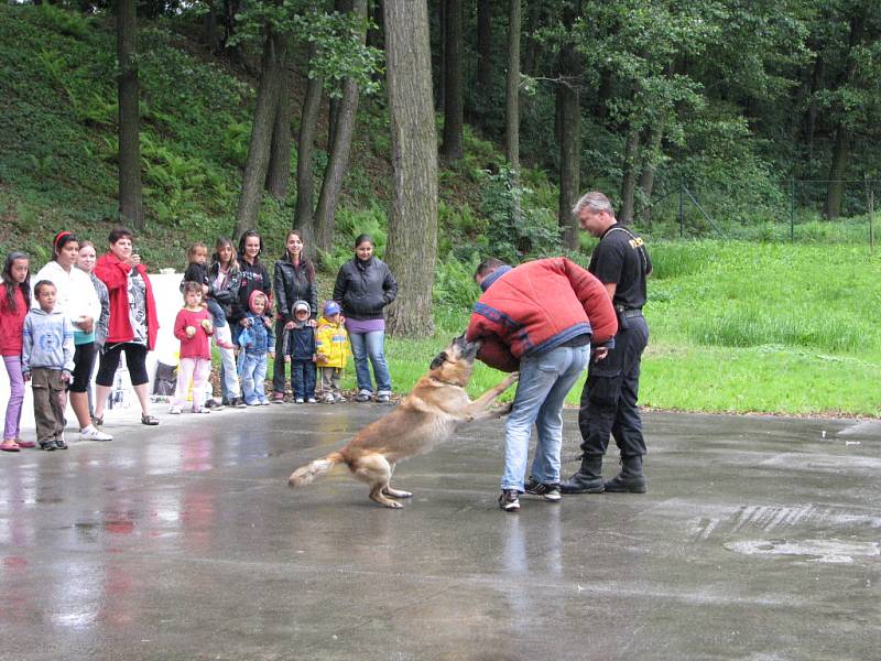 Občanské sdružení Romodrom připravilo ve spolupráci s obcí a policii zábavnou akci nejen pro romské děti. 