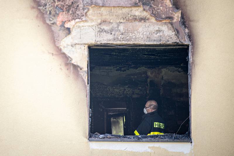 Dům v havířovské čtvrti Šumbark, kde v pondělí (18. května) došlo k požáru. Zemřely při něm dvě malé děti.