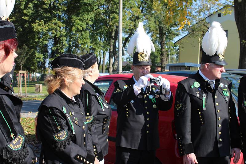 Ve Stonavě se v neděli konala tradiční Hubertova jízda, letos spojená s polní mší.