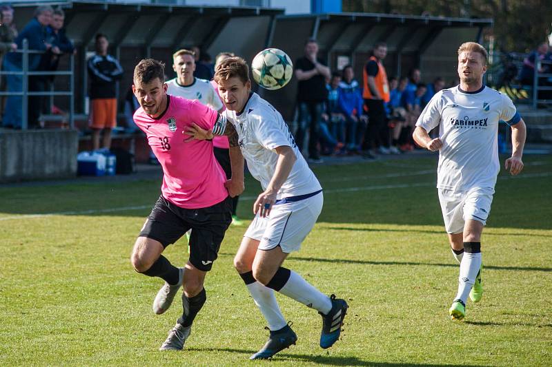 Okresní derby v divizi. Dětmarovice (v bílém) porazily Havířov 1:0.