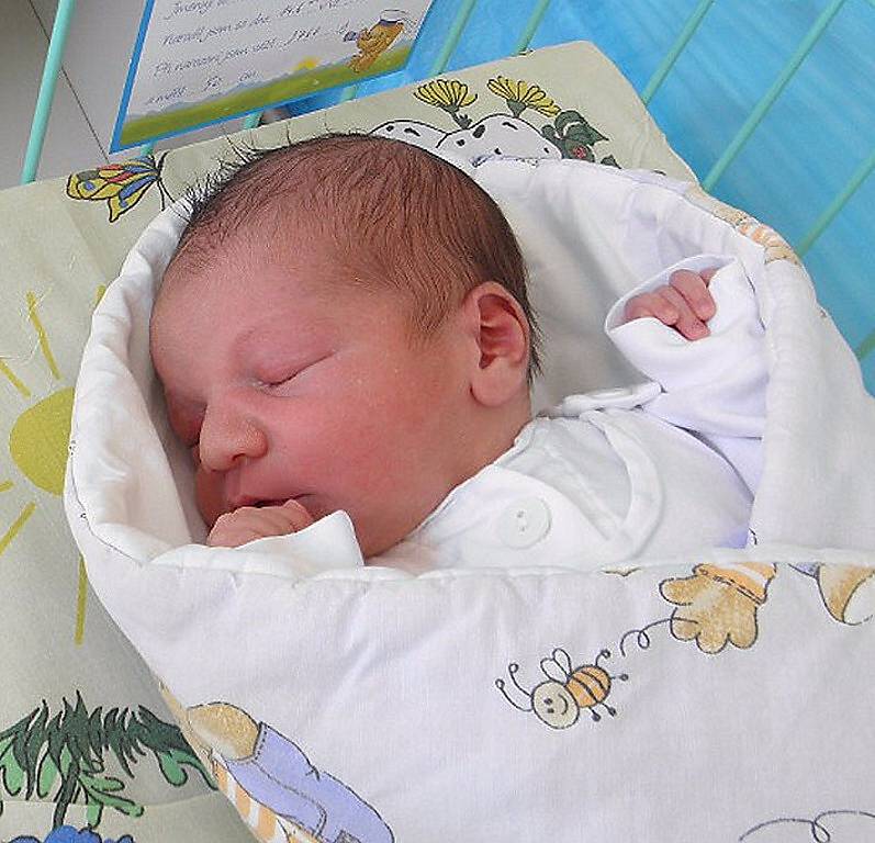 Matyášek se narodil 14. června mamince Monice Kandračové z Petřvaldu. Po porodu chlapeček vážil 3760 g a měřil 50 cm.