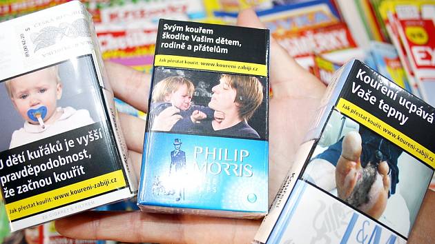 Cigarety už nelze prodávat bez varovných obrázků na krabičkách - Deník.cz