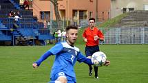 Havířovští fotbalisté (v modrém) přehráli Frýdlant jasně 3:0.