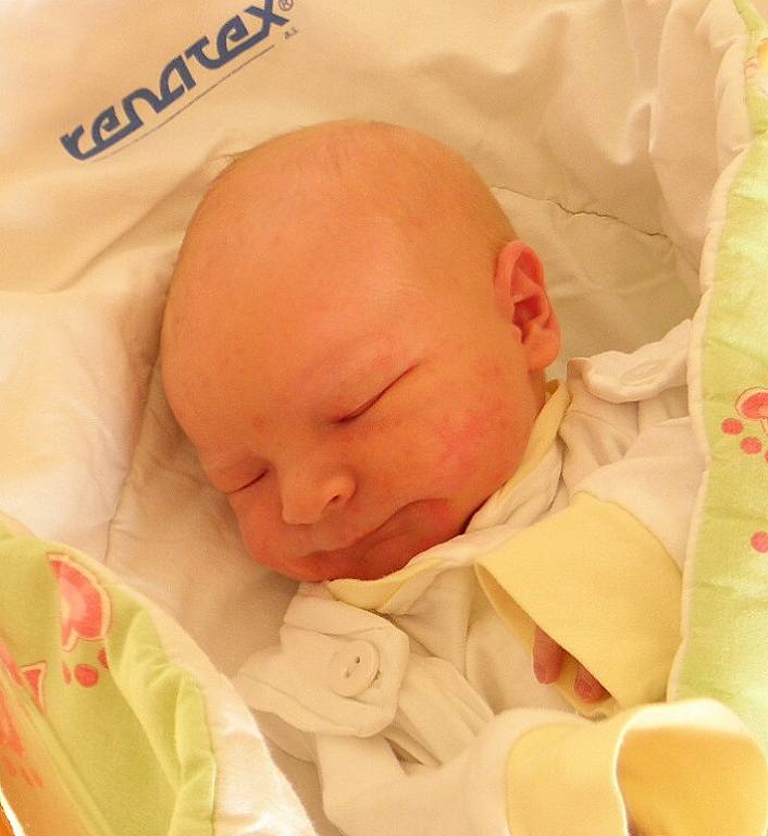 Dominik se narodil 15. března paní Nikole Cinkrautové z Českého Těšína. Po porodu dítě vážilo 3260 g a měřilo 48 cm.