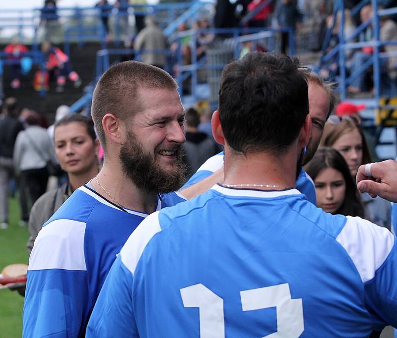 Fotbalové i hokejové osobnosti a sportovní legendy byly v neděli k vidění v Havířově.