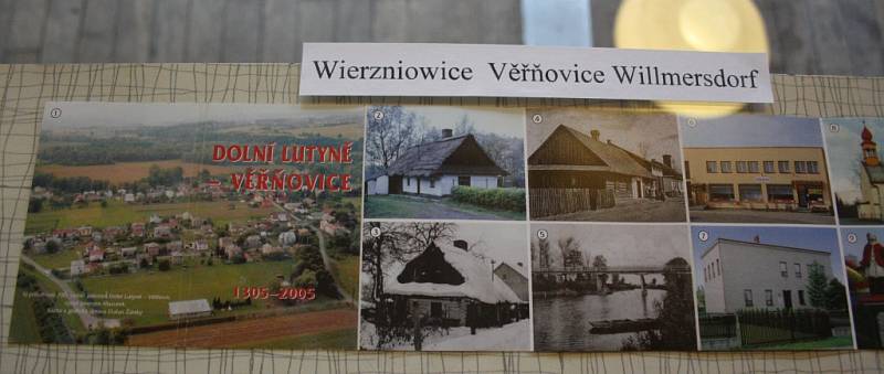 Výstava starých pohlednic obcí Karvinska a starých map Slezska v Domě PZKO ve Věřňovicích. 